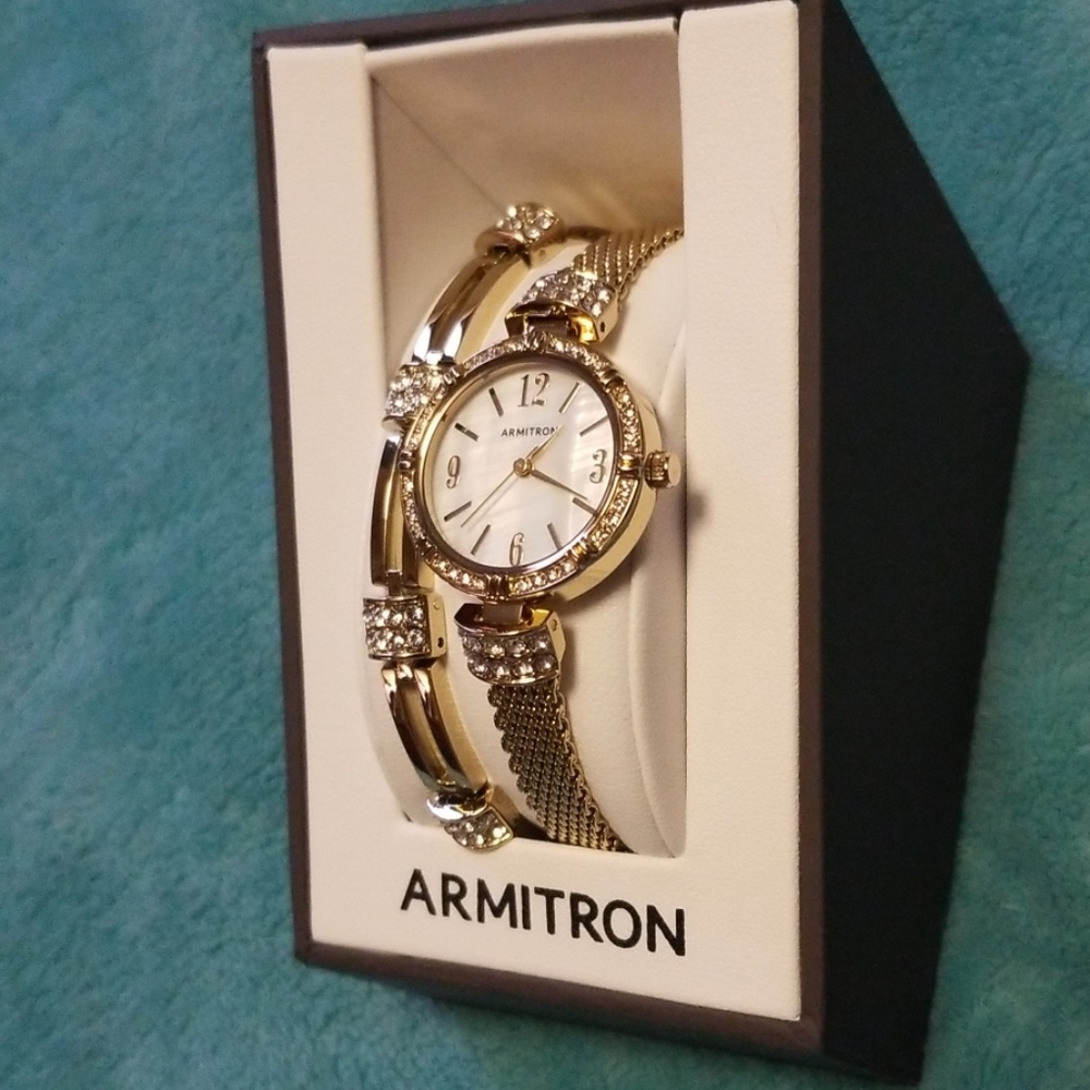 Arimtron Watch and Bracelet set